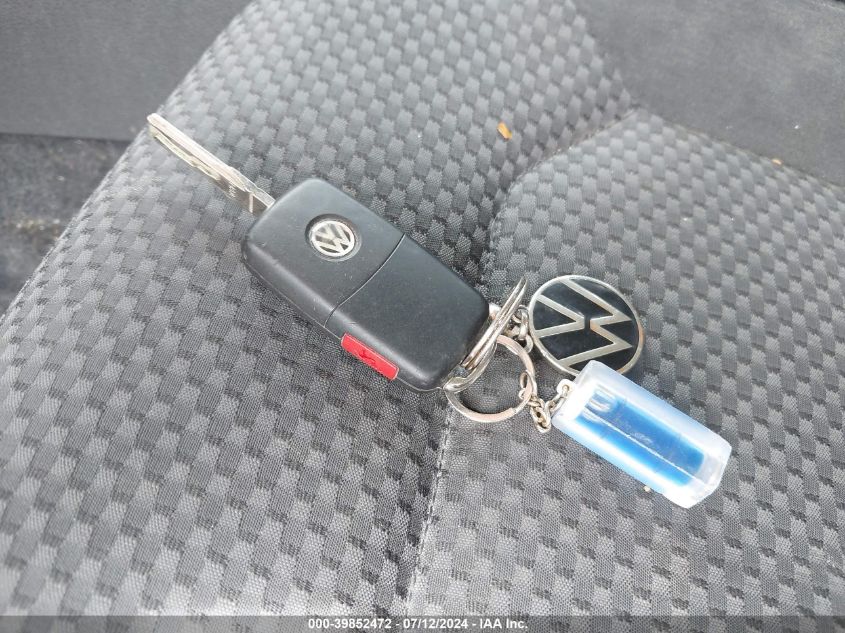 2012 Volkswagen Passat 2.5L S VIN: 1VWAP7A35CC084494 Lot: 39852472