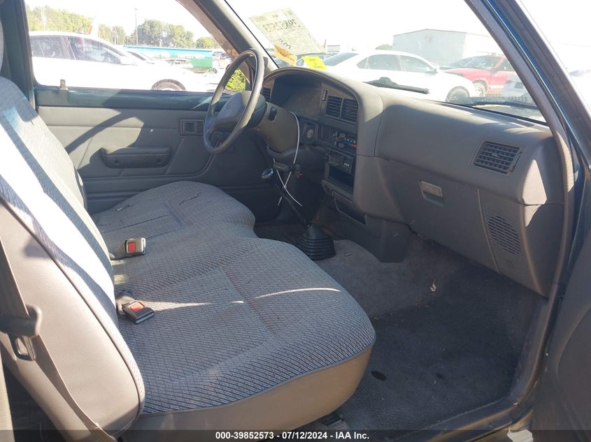 1995 Toyota Pickup 1/2 Ton Short Wheelbase VIN: JT4RN81A4S5210251 Lot: 39852573