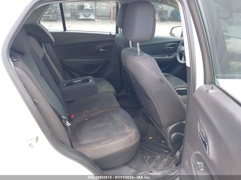 VIN 3GNCJKSB7JL263103 2018 CHEVROLET TRAX LS
