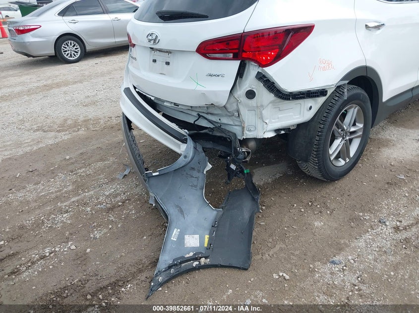 2017 Hyundai Santa Fe Sport 2.4L VIN: 5NMZU3LB2HH001270 Lot: 39852661