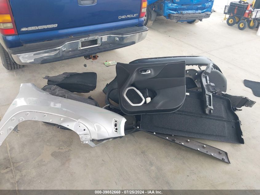 2018 Jeep Renegade Latitude Fwd VIN: ZACCJABB8JPJ67083 Lot: 39852668