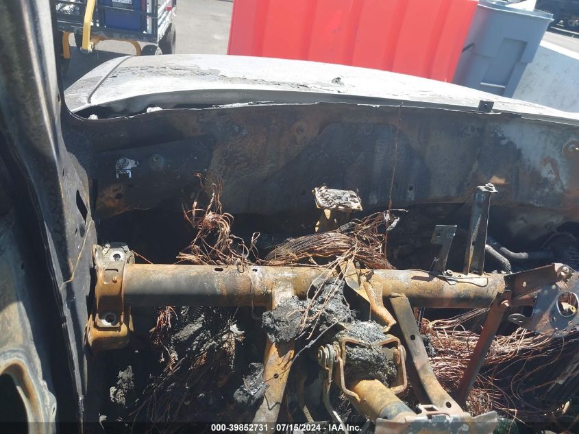 2005 Scion Xb VIN: JTLKT334354019470 Lot: 39852731