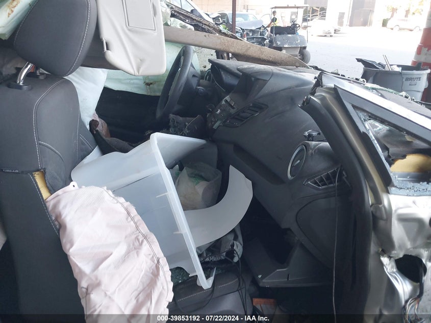 VIN 3FADP4EJ7KM143149 2019 FORD FIESTA SE