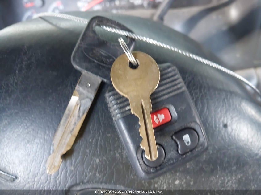 2000 Ford F-250 Lariat/Xl/Xlt VIN: 1FTNW21F3YED49414 Lot: 39853265