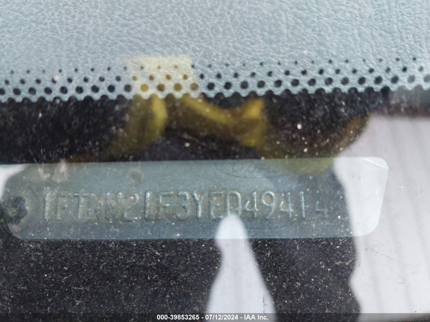 2000 Ford F-250 Lariat/Xl/Xlt VIN: 1FTNW21F3YED49414 Lot: 39853265