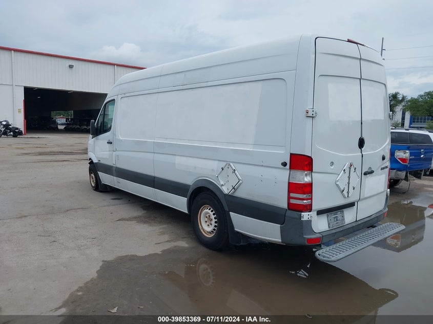 2011 Mercedes-Benz Sprinter 2500 High Roof VIN: WD3PE8CB1B5565563 Lot: 39853369