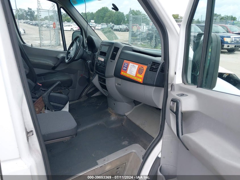 2011 Mercedes-Benz Sprinter 2500 High Roof VIN: WD3PE8CB1B5565563 Lot: 39853369