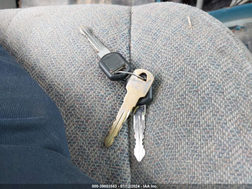 1998 GMC Savana Standard VIN: 1GTFG25R2W1085354 Lot: 39853583