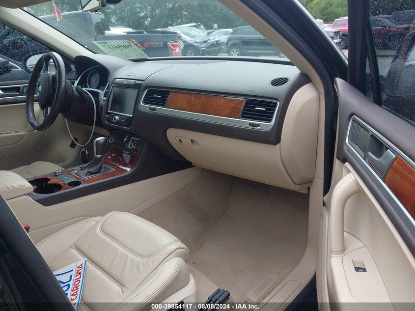 2014 VOLKSWAGEN TOUAREG 3.6L LUX - WVGEF9BP3ED010732