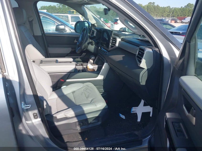 2024 TOYOTA TUNDRA 3.4L V6   N(VIN: 5TFJC5DB9RX052199