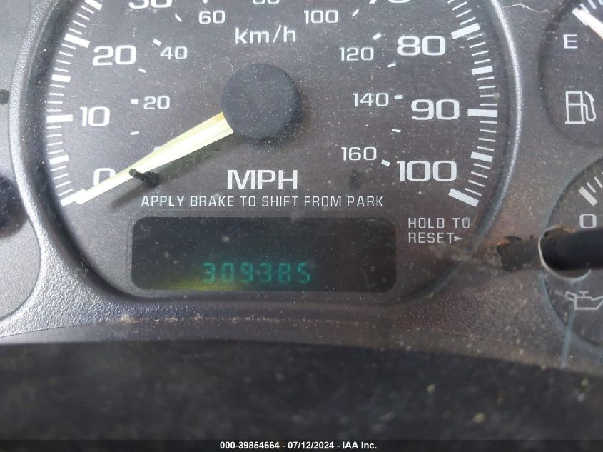 2001 Chevrolet Tahoe Ls VIN: 1GNEC13TX1J240703 Lot: 39854664