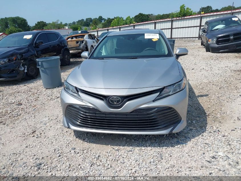 2019 Toyota Camry Le VIN: 4T1B11HK6KU205833 Lot: 39854682