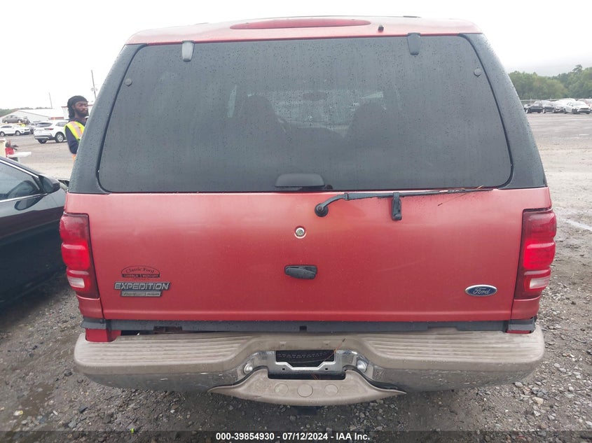 2002 Ford Expedition Eddie Bauer VIN: 1FMPU18LX2LA08806 Lot: 39854930