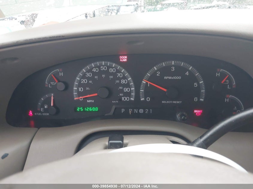 2002 Ford Expedition Eddie Bauer VIN: 1FMPU18LX2LA08806 Lot: 39854930