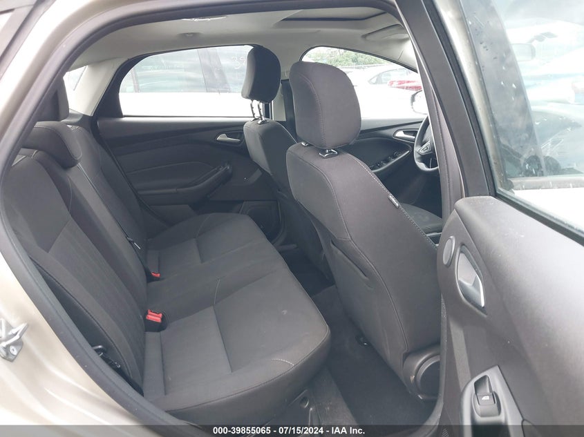 VIN 1FADP3H26HL260276 2017 FORD FOCUS SEL