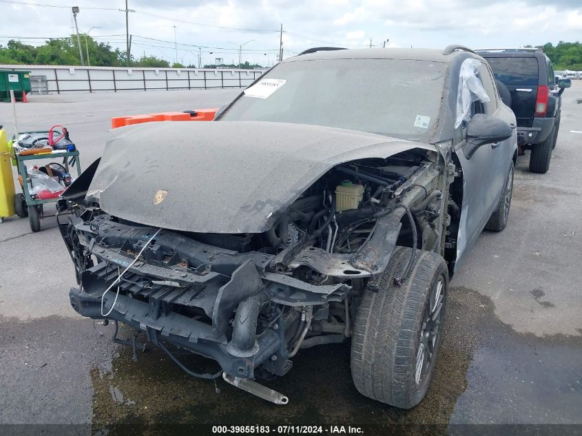 2017 Porsche Cayenne Platinum Edition VIN: WP1AA2A25HKA83985 Lot: 39855183