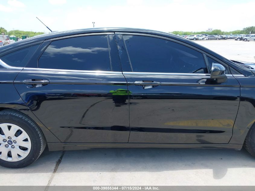 2019 Ford Fusion S VIN: 3FA6P0G79KR282821 Lot: 39855344