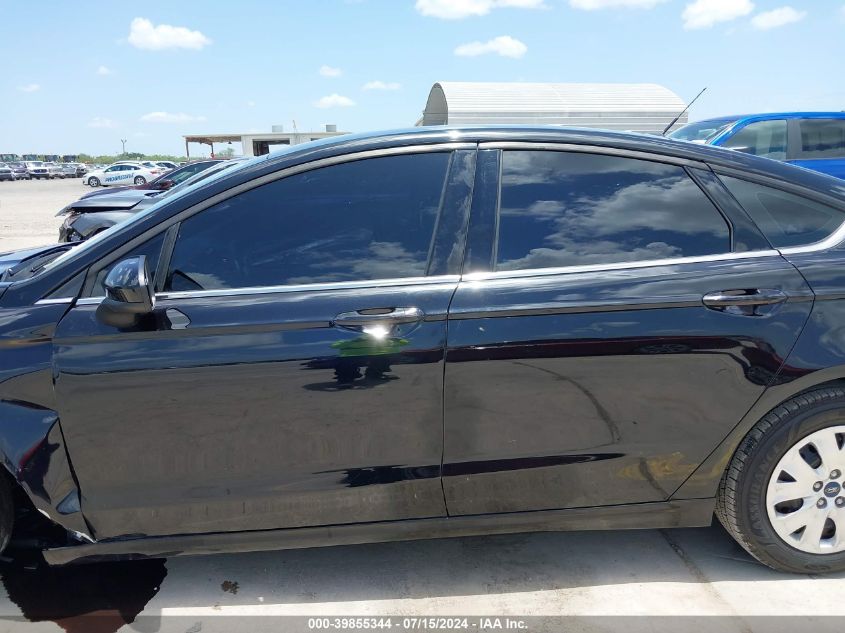 2019 Ford Fusion S VIN: 3FA6P0G79KR282821 Lot: 39855344