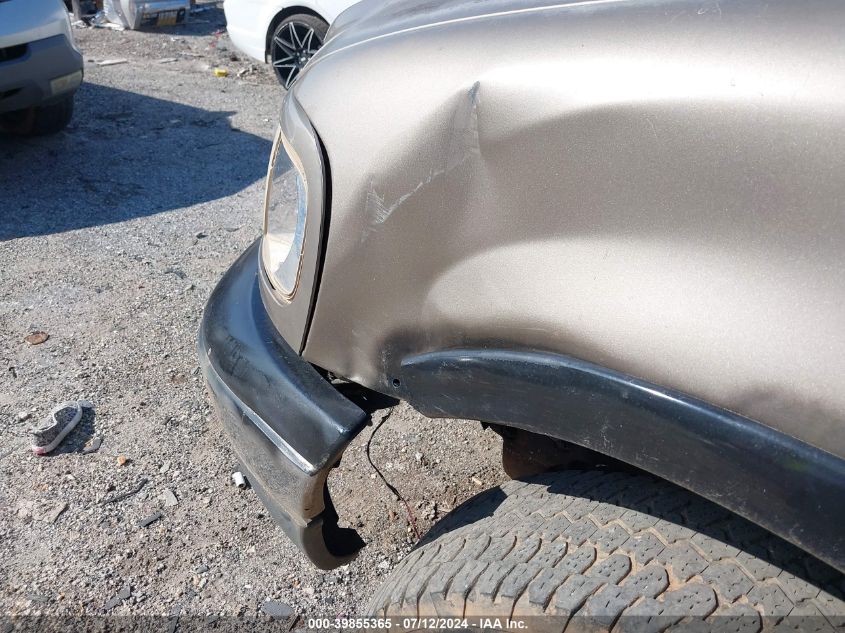 2001 Ford F-150 King Ranch Edition/Lariat/Xlt VIN: 1FTRW08L61KF90215 Lot: 39855365