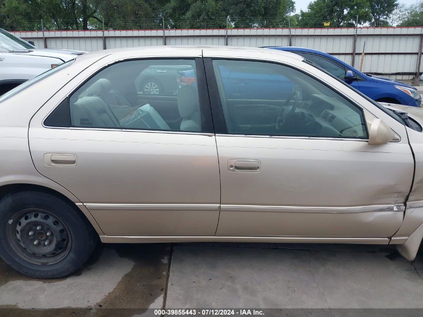 1999 Toyota Camry Le VIN: JT2BG22K6X0303947 Lot: 39855443