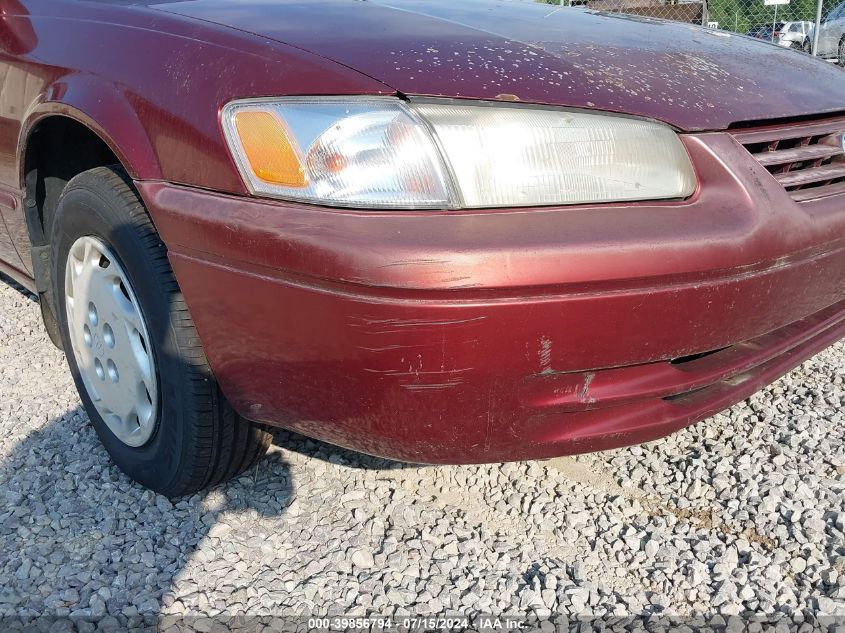 1999 Toyota Camry Le VIN: 4T1BG22K3XU581121 Lot: 39856794