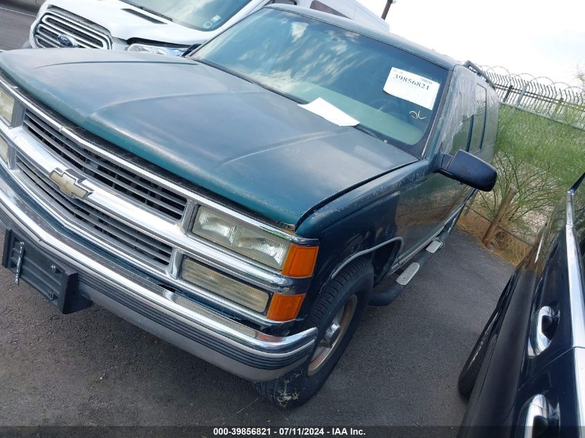 1996 Chevrolet Suburban C2500 VIN: 3GNGC26J3TG120058 Lot: 39856821