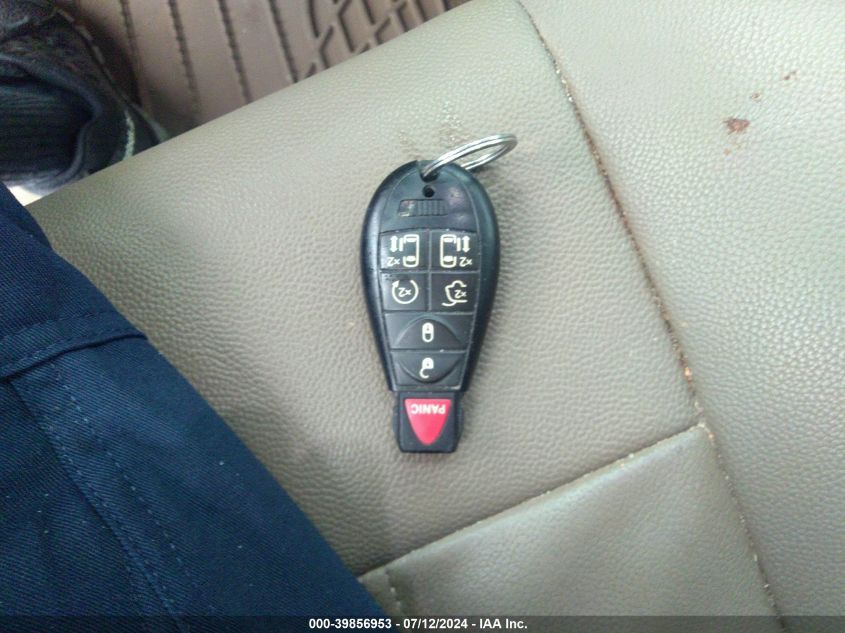 2015 Chrysler Town & Country Touring VIN: 2C4RC1BG1FR698647 Lot: 39856953