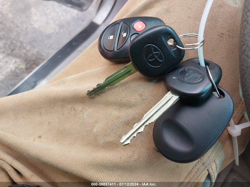 2004 Toyota Sienna Le VIN: 5TDZA23C64S131328 Lot: 39857411