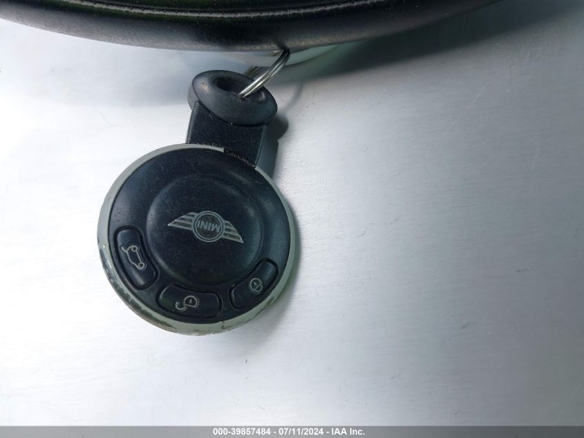 2007 Mini Cooper VIN: WMWMF33547TT53498 Lot: 39857484