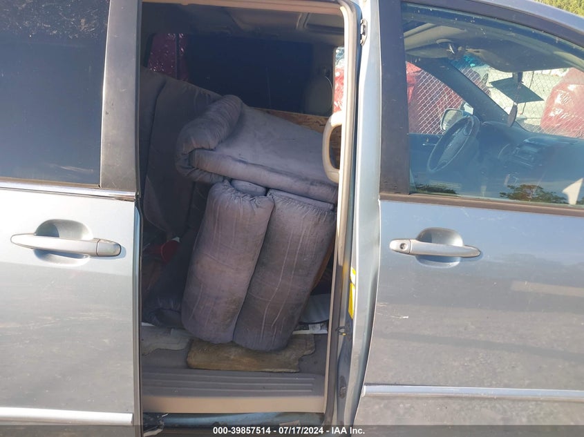 2004 Toyota Sienna Xle VIN: 5TDZA22C54S173846 Lot: 39857514