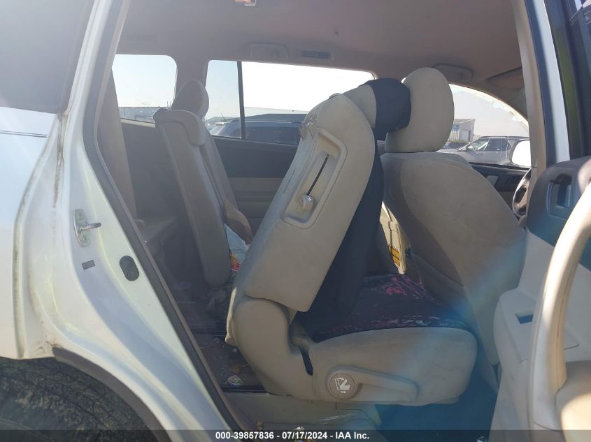 2010 Toyota Highlander Base V6 VIN: 5TDZK3EH3AS003877 Lot: 39857836