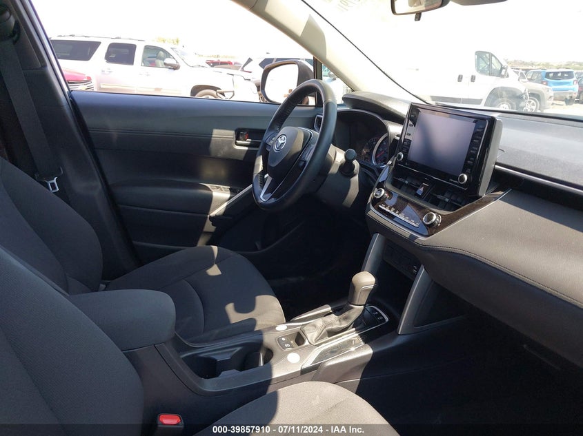 2022 Toyota Corolla Cross Le VIN: 7MUCAABG9NV024754 Lot: 39857910
