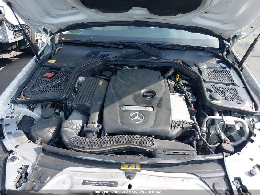 2015 Mercedes-Benz C 300 Luxury/Sport VIN: 55SWF4JBXFU075457 Lot: 39857963