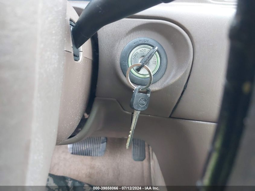 2000 Toyota Camry Ce/Le/Xle VIN: 4T1BG22K0YU991263 Lot: 39858066