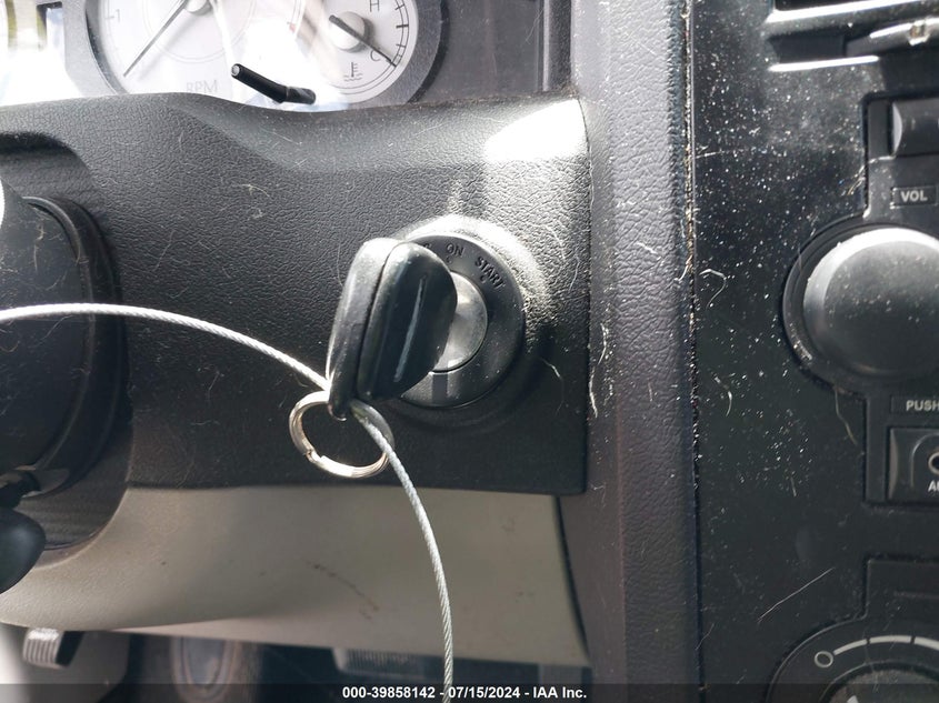 2007 Chrysler 300 VIN: 2C3KA43R37H739817 Lot: 39858142