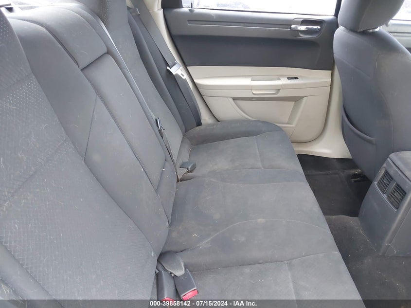 2007 Chrysler 300 VIN: 2C3KA43R37H739817 Lot: 39858142