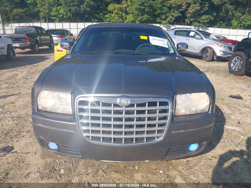 2010 Chrysler 300 Touring/Signature Series/Executive Series VIN: 2C3CA5CV7AH233227 Lot: 39858888