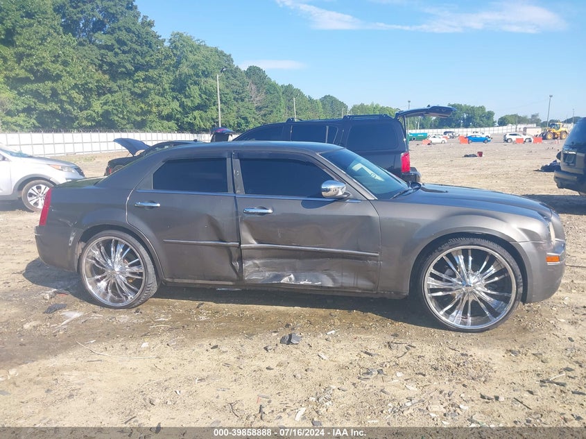 2010 Chrysler 300 Touring/Signature Series/Executive Series VIN: 2C3CA5CV7AH233227 Lot: 39858888