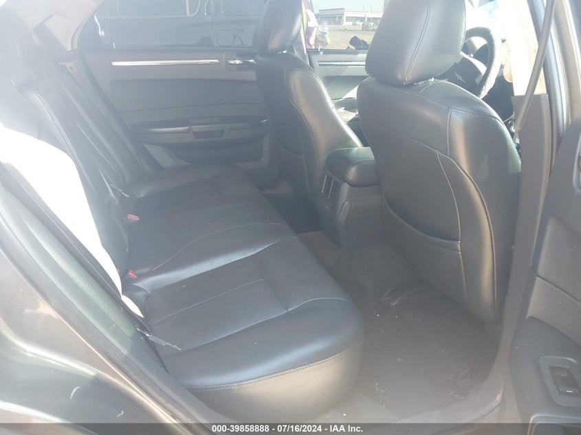 2010 Chrysler 300 Touring/Signature Series/Executive Series VIN: 2C3CA5CV7AH233227 Lot: 39858888