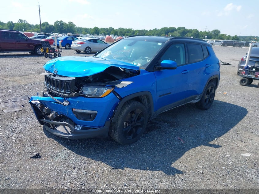 VIN 3C4NJDBBXJT453104 2018 JEEP COMPASS LATITUDE