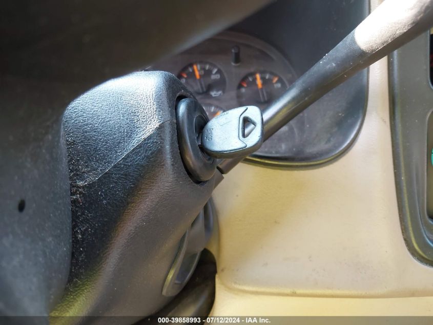 2004 Chevrolet Suburban 1500 Lt VIN: 1GNFK16Z14J157463 Lot: 39858993