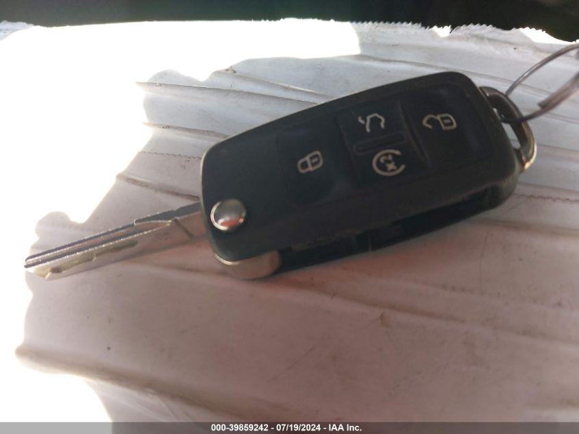 2013 Volkswagen Passat 2.0L Tdi Sel Premium VIN: 1VWCN7A36DC105417 Lot: 39859242