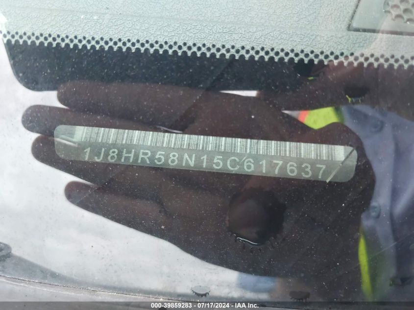 2005 Jeep Grand Cherokee Limited VIN: 1J8HR58N15C617637 Lot: 39859283