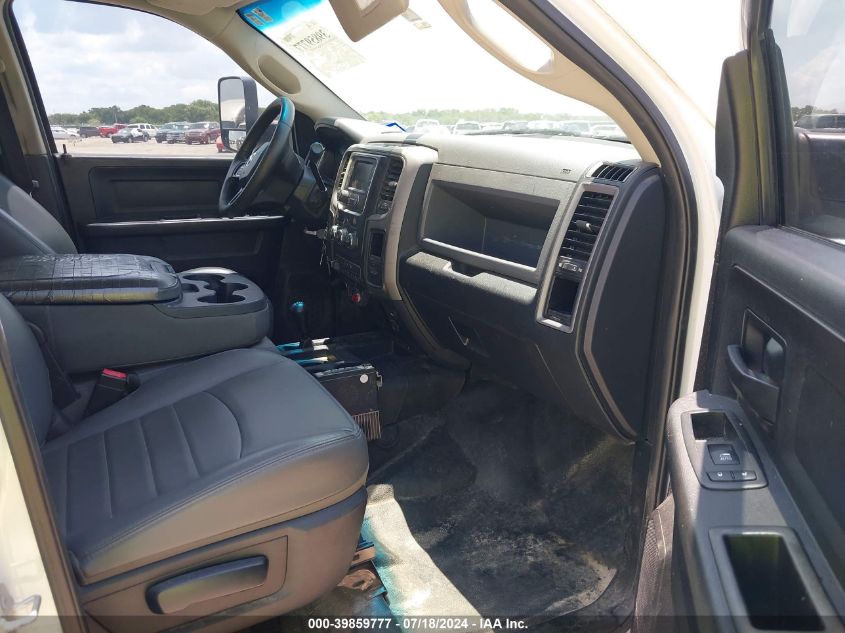 2017 Ram 5500 Chassis Tradesman/Slt/Laramie VIN: 3C7WRNFLXHG727722 Lot: 39859777