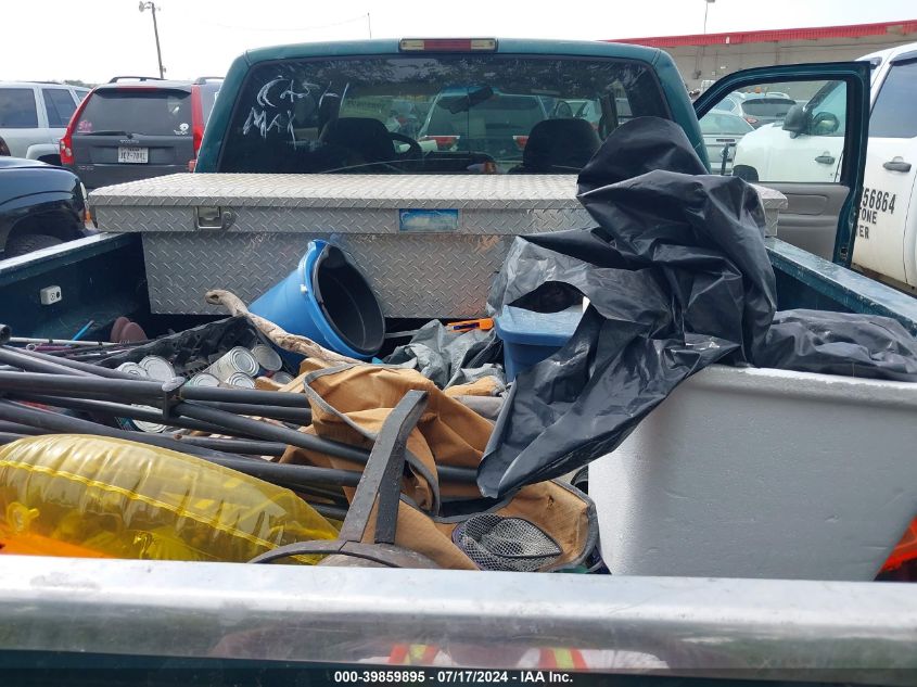 1996 Chevrolet Gmt-400 C1500 VIN: 2GCEC19R3T1192575 Lot: 39859895