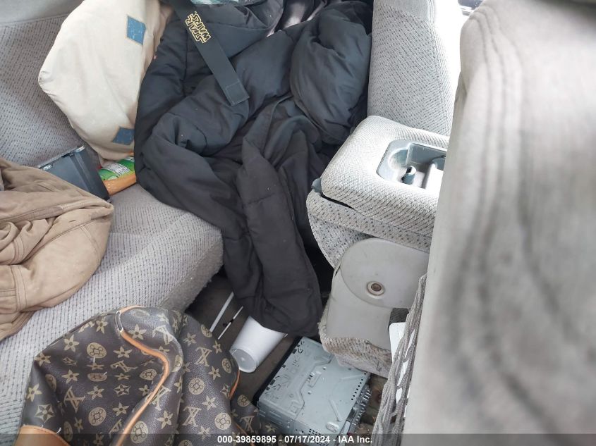 1996 Chevrolet Gmt-400 C1500 VIN: 2GCEC19R3T1192575 Lot: 39859895