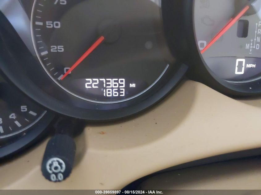 2011 Porsche Cayenne S VIN: WP1AB2A28BLA52082 Lot: 39859897