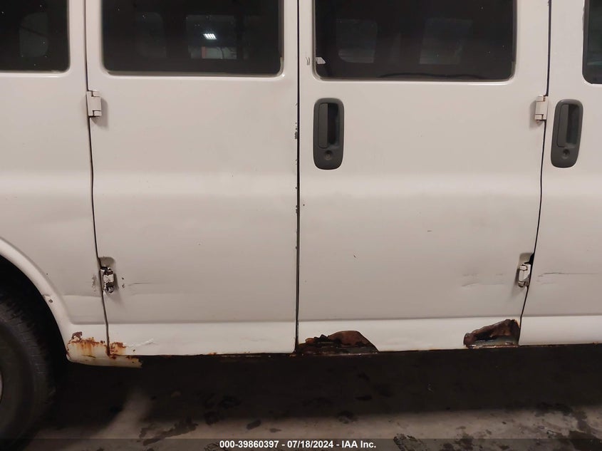 2002 Chevrolet Express VIN: 1GAGG25R321219022 Lot: 39860397