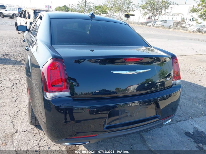 2018 Chrysler 300 Touring VIN: 2C3CCAAG1JH249494 Lot: 39860621