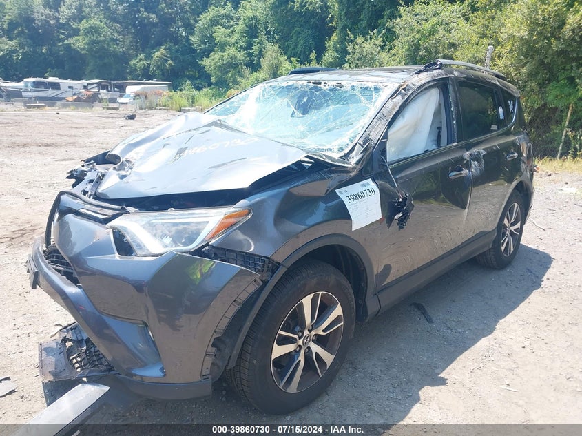 2017 TOYOTA RAV4 XLE - JTMRFREV3HJ702639